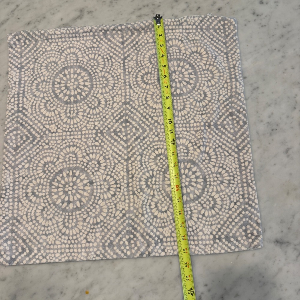Pottery Barn Blue Ivory Medallion Dotted Woven 22" Square Pillow Covers Set of 2 - Picture 5 of 10